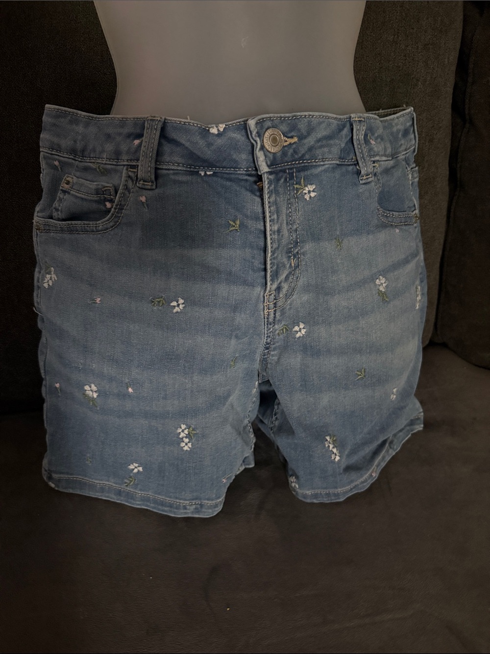 Light Blue Floral Embroidered Denim Shorts - Casual Mid-Rise